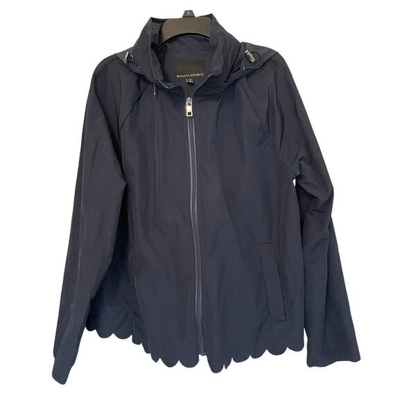 Banana Republic Water Resistant Scallop-Hem Jacket w/ Packable Hoodie Size M - Picture 1 of 8